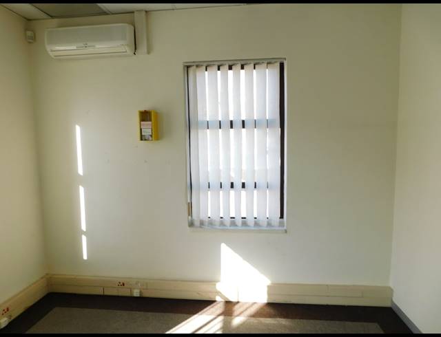 780M² OFFICE TO LET IN FERNDALE